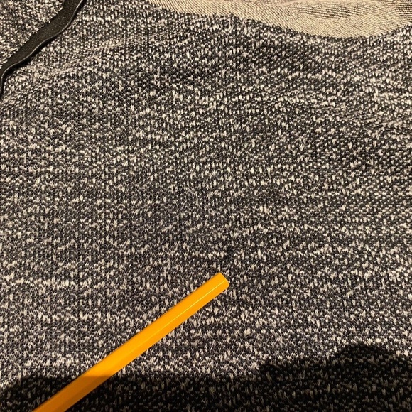 ALICE AND OLIVIA S SMALL 4-6 GREEN CREW NECK SWEATER 100% LEATHER ELBOW PATCH - Picture 9 of 13